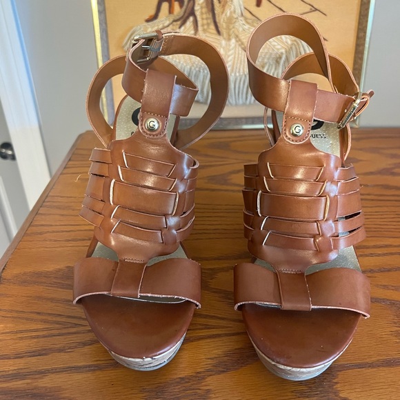 G by guess womens 8.5 brown cork wedges platform sandals EUC - Picture 2 of 9